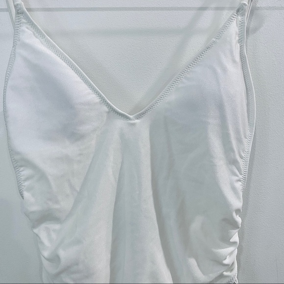 NEW Kendall & Kylie white one piece - Picture 3 of 9